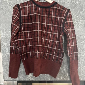 Tröja - Helt ny med prislapp 