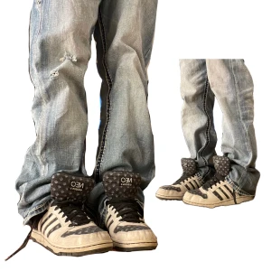 Adidas Neo sneakers - Snygga Adidas Neo sneakers med stor flärp! Dom e använda och är tyvärr för små för mig numera! Storlek 41 och 1/3