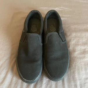Slip in Vans stl 41 - Snygga svarta slip in Vans stl 41