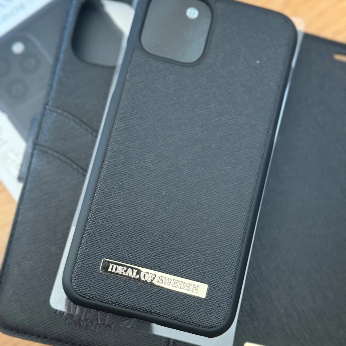 Svart mobilfodral från iDeal of Sweden - 92