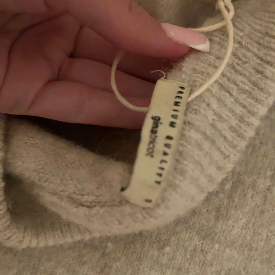 Gina Stickad Tröja S - 90