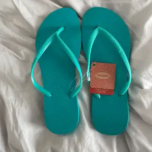 Helt nya Havaianas i turkos💕 aldrig använda 