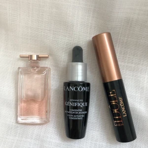 Lancome minis - Tre Lancome minis! Mascara 2,5 ml, serum 10 ml, parfym Idole 5 ml (70% kvar). Mascara och serum OÖPPNADE! Perfekt att ha på resan!! 
