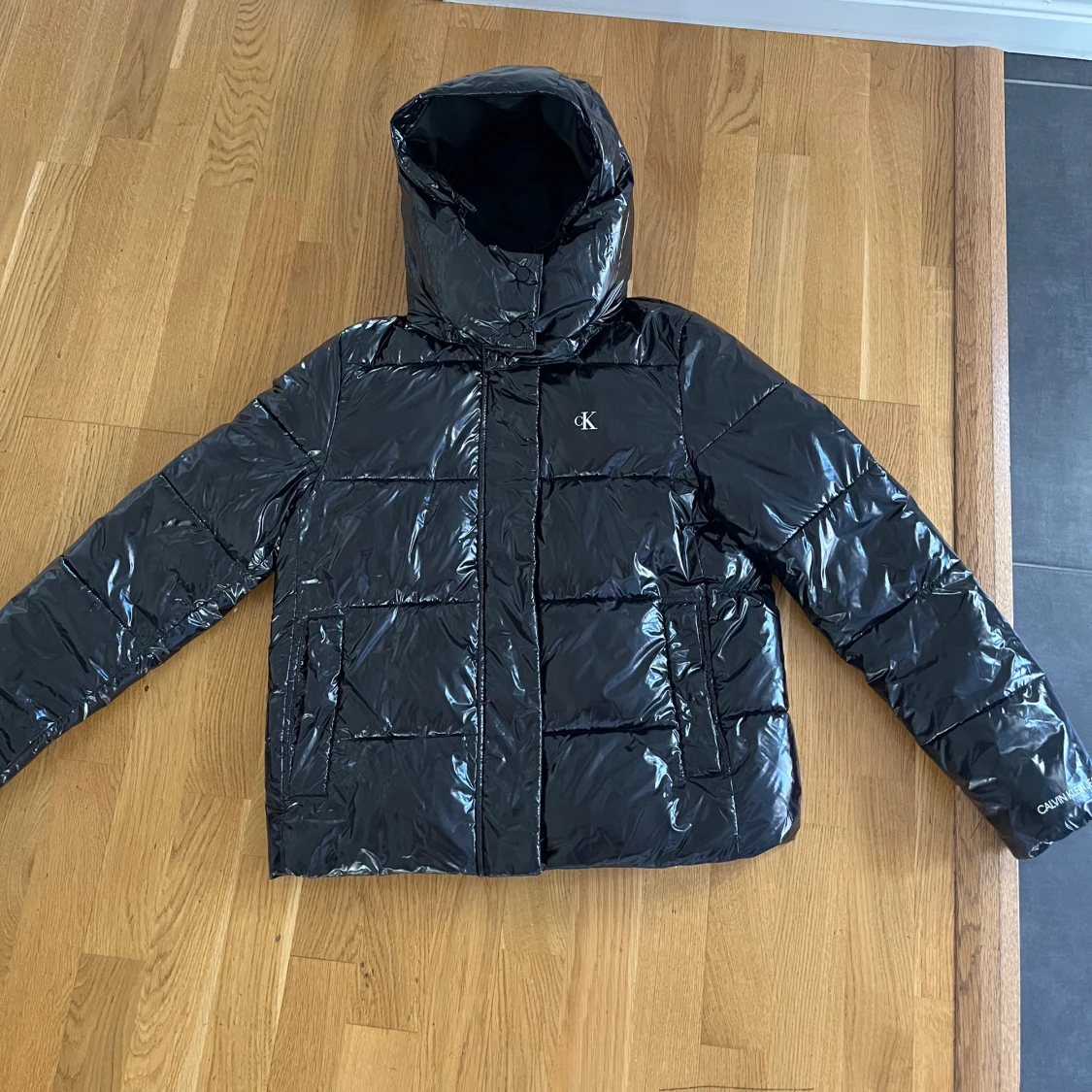 Glansig Calvin Kline jacka  - 93