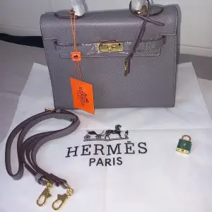 Ny oöppnad väska med högsta kvalitet.  Hermes Kelly 25 