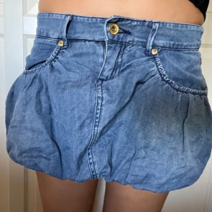 Volangkjol i jeans🩵🩵 - Superfin och sparsamt använd🩵🩵