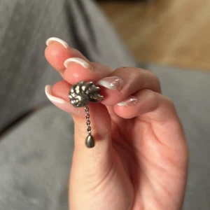 Maria Nilsdotter  - Jätte fint örhänge från Maria Nilsdotter som är knappast är använd kollektionen finns inte längre 