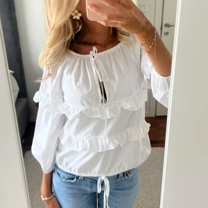 Calvin Klein topp  - Så sjukt fin topp från Calvin Klein, justerbar så går att ändra storlek (har själv S)