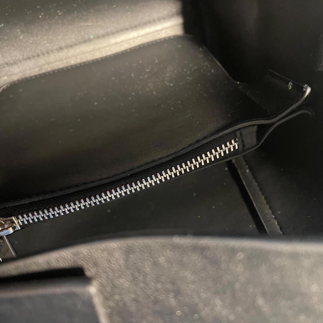 Svart axelväska i skinn - 91