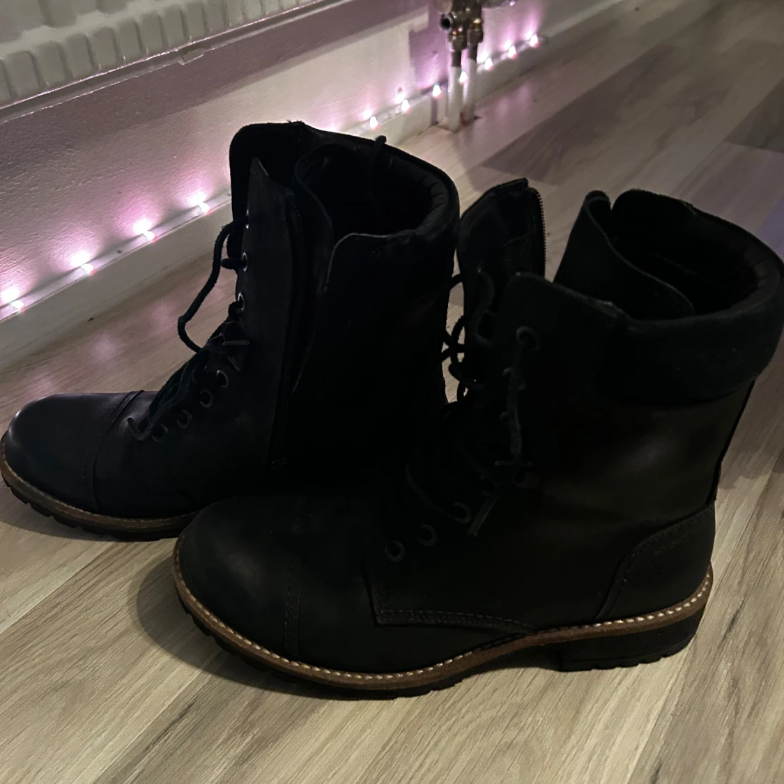 Svarta boots med snörning - 90