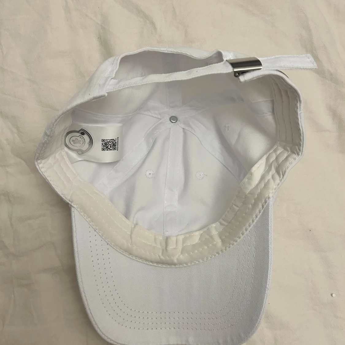 Vit keps från Moncler - 90