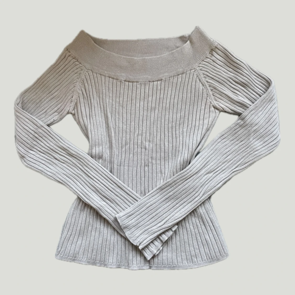 Beige ribbad tröja - 1