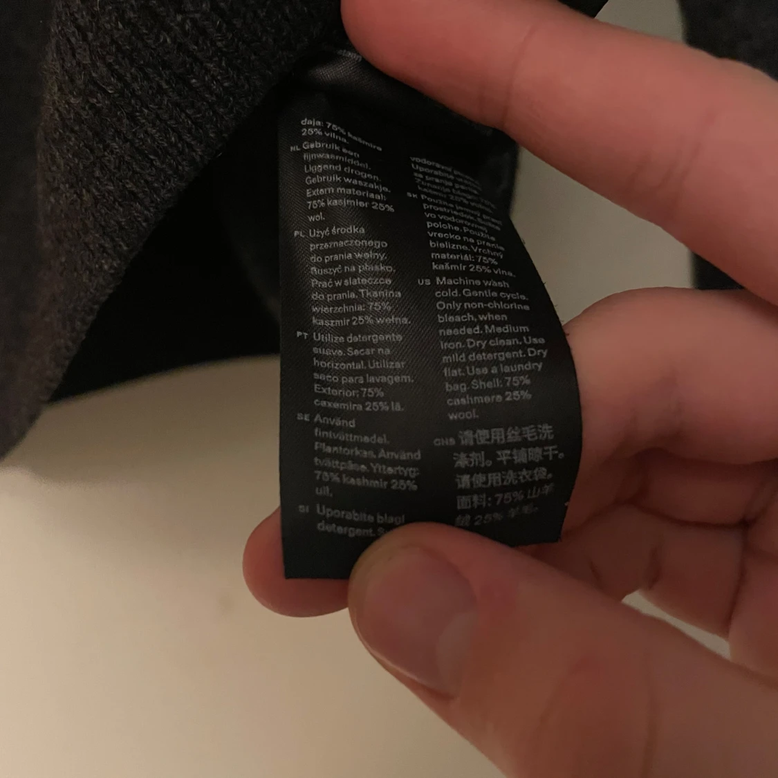 Arket - Mörkgrå Kashmirtröja - 90