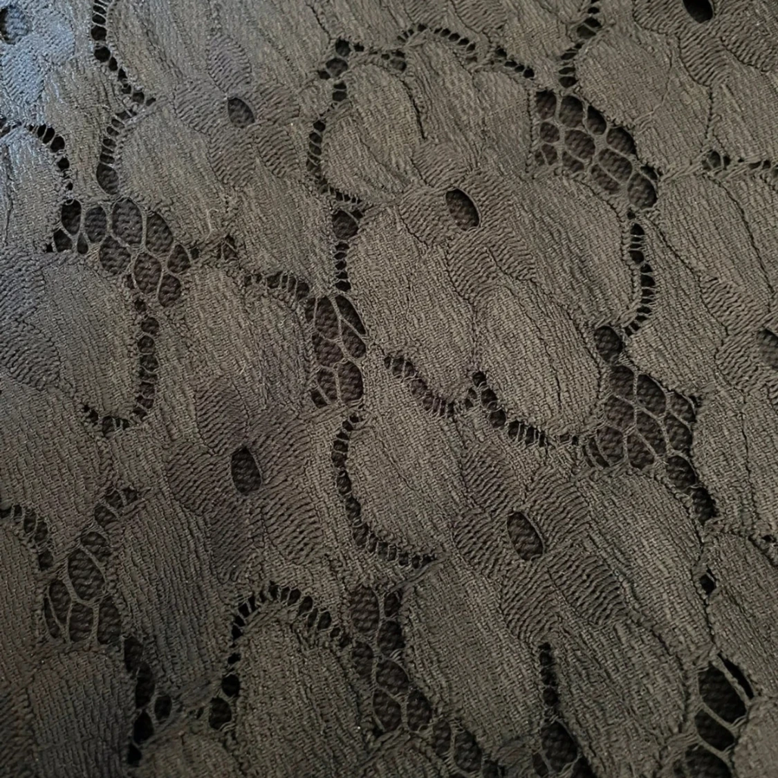 Svart spetsmönstrad topp - 91