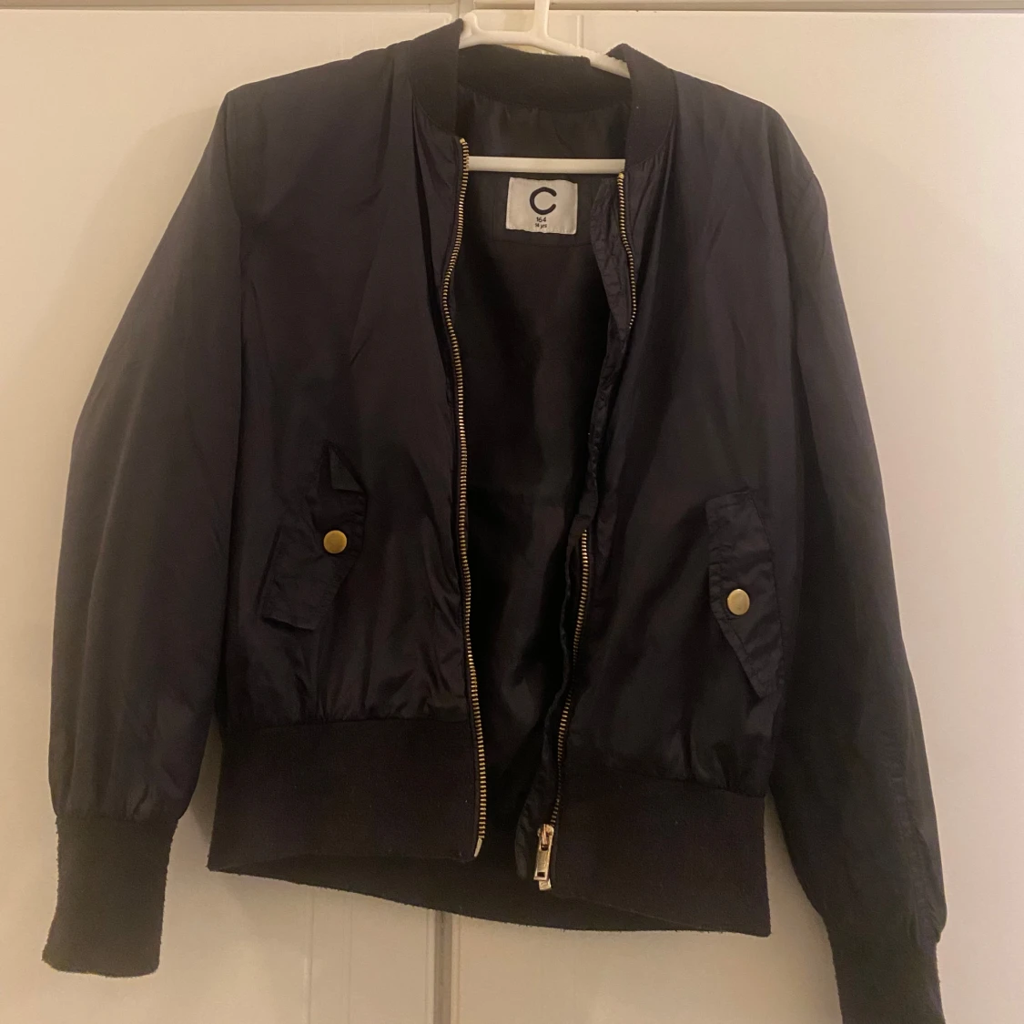 Svart bomberjacka från Cubus - 91