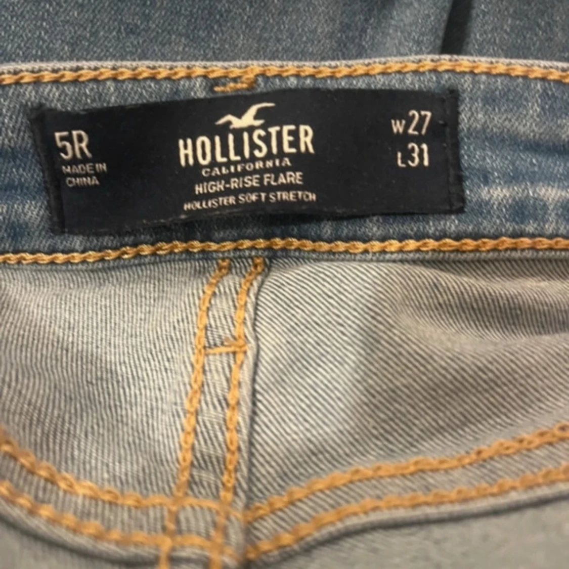 Coola och unika jeans från Hollister - 91