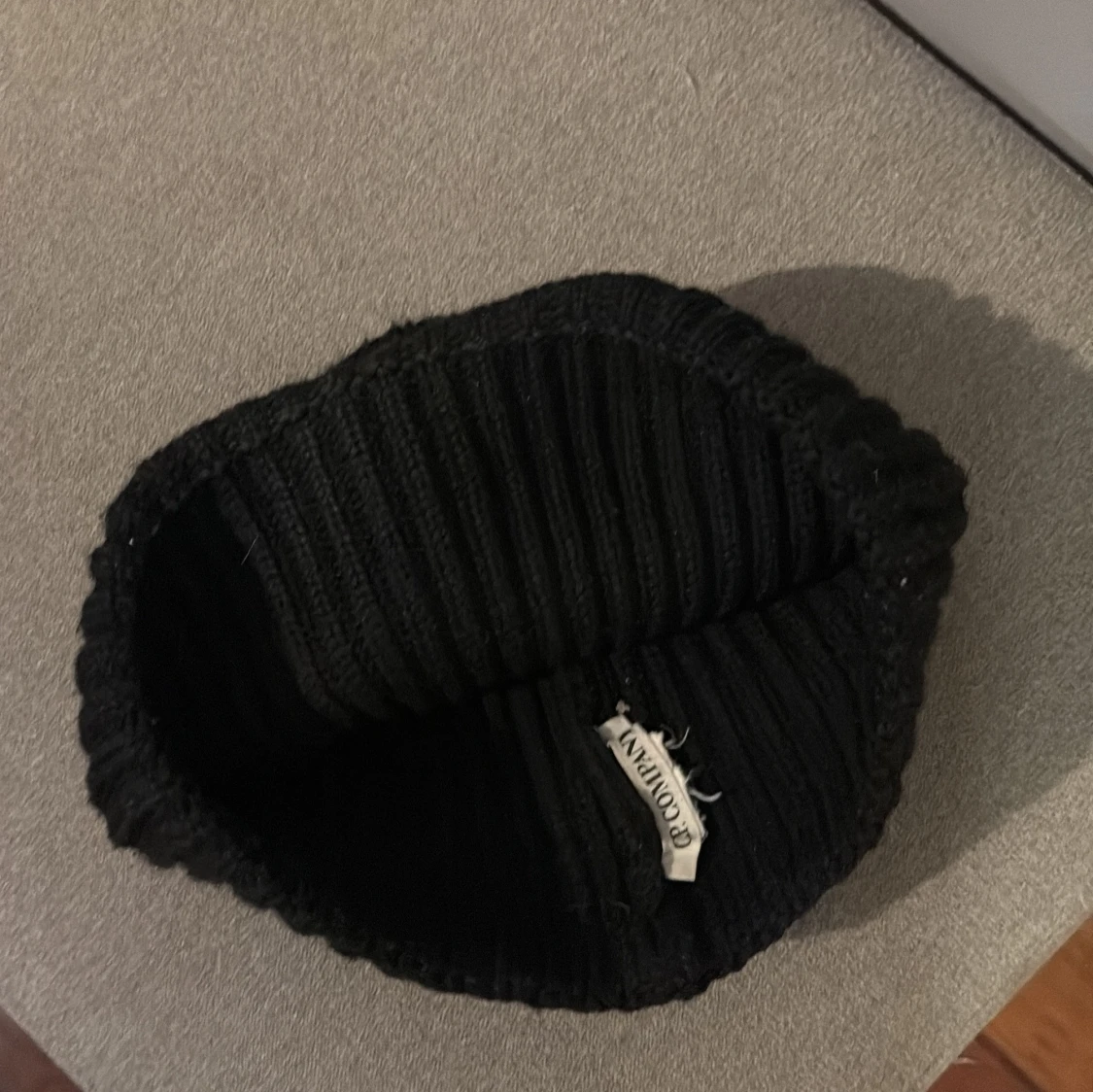 Svart ribbad mössa från C.P. Company - 91