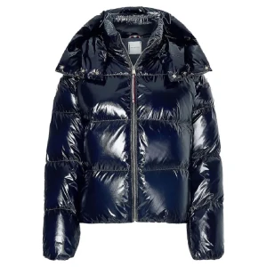 Mörkblå pufferjacka från Tommy Hilfiger - Supersnygg puffjacka från Tommy Hilfiger i mörkblå! I vissa ljus ser den dock svart ut. Så varm och mysig!!❤️🤗