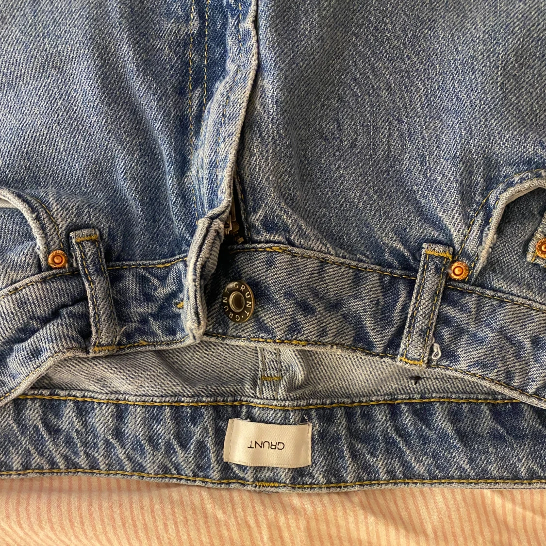 Blå jeans från GRUNT  - 90