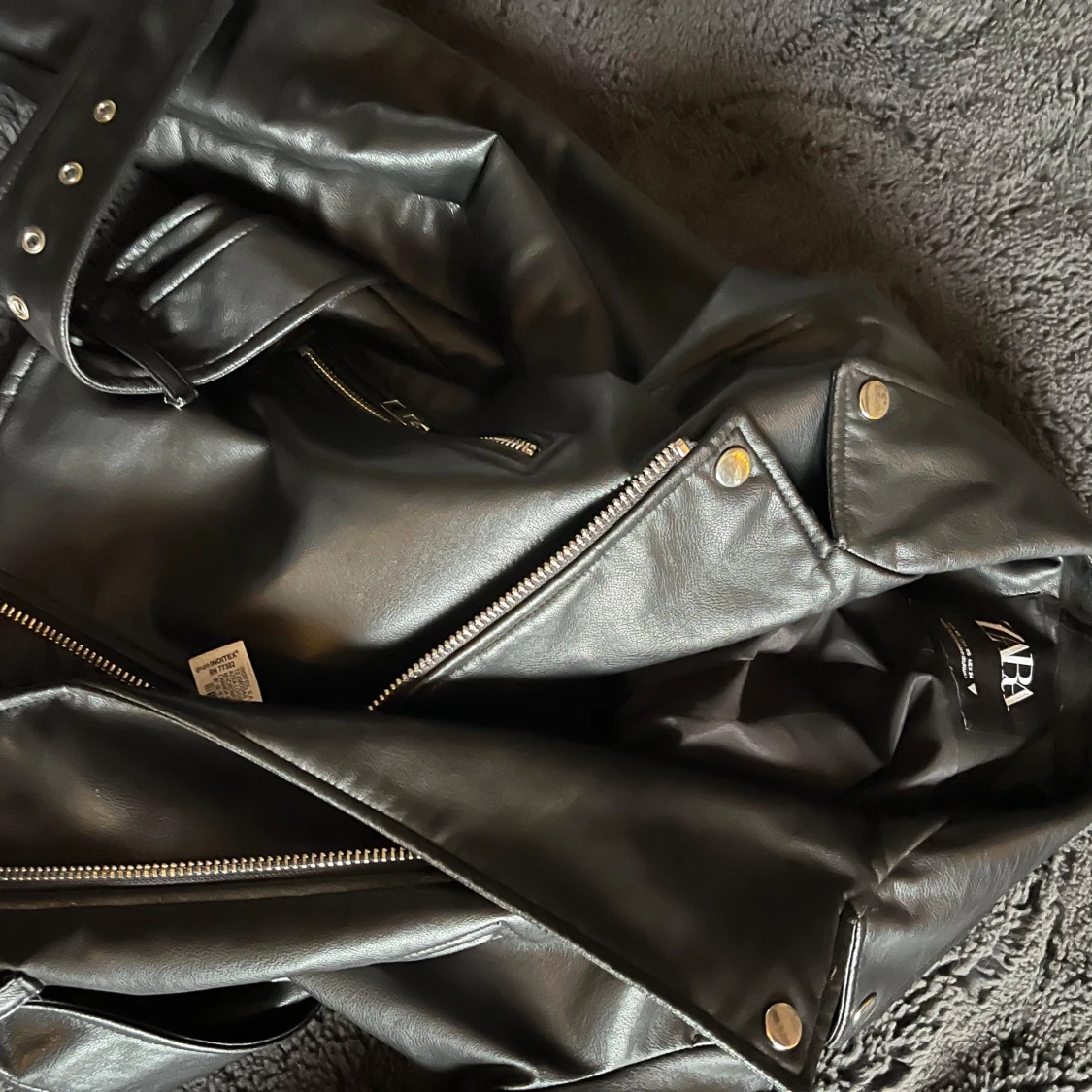 Svart skinnjacka från Zara - 91