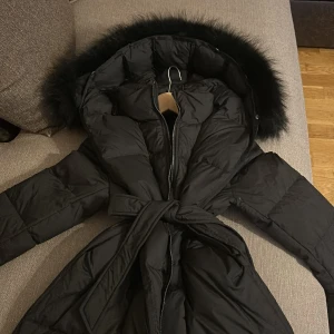 Mary jacket  - Helt splittranns ny jacka kom hem idag som jag beställde från femininaofsweden för beställde för liten storlek kan diskutera pris 