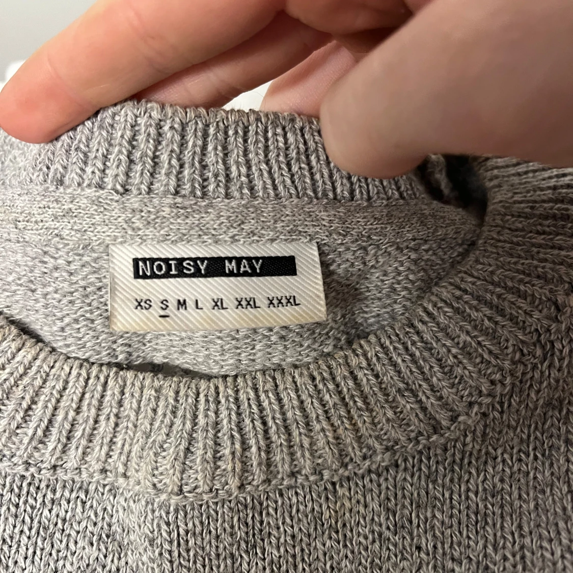 Grå stickad tröja - 90