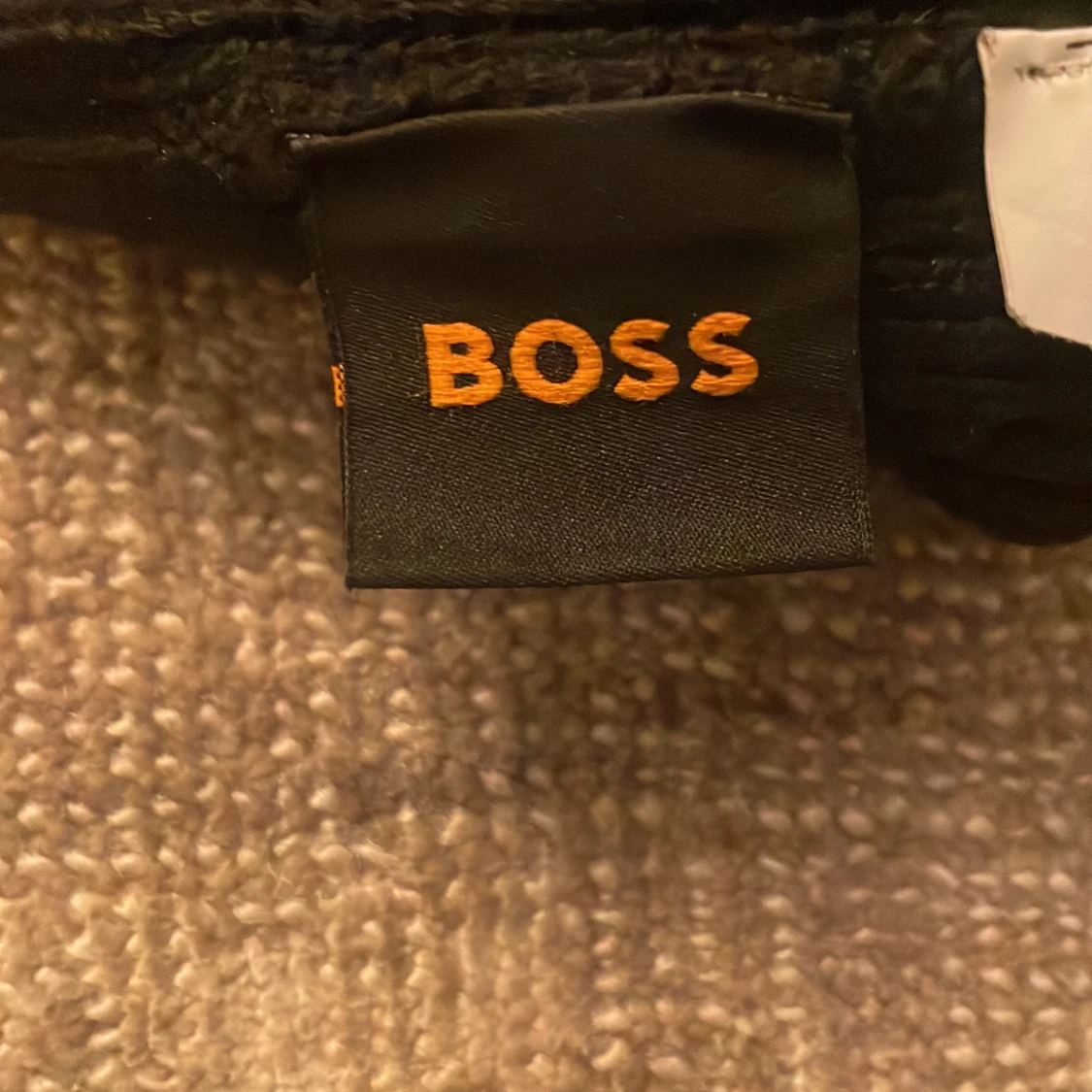 Svart ribbad mössa från Boss - 91