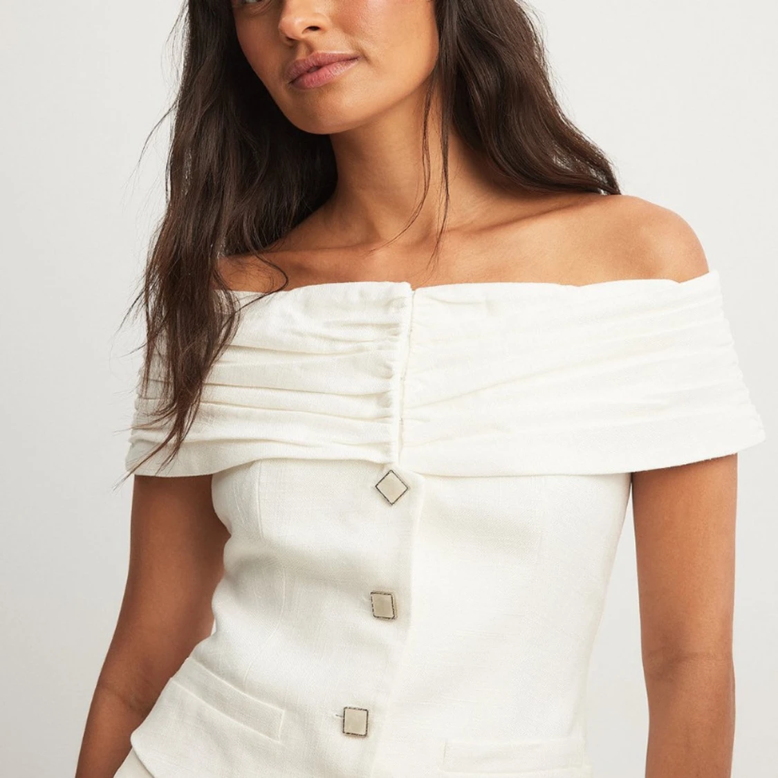 Vit offshoulder topp från NA-KD