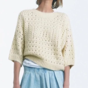 Zara stickad top  - Jätte fin stickad topp ifrån zara i storlek S❤️