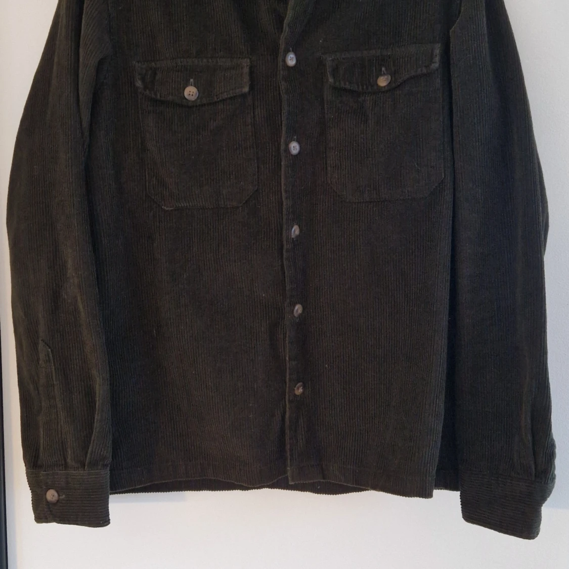 Mörkgrön manchesterskjorta från Jack & Jones