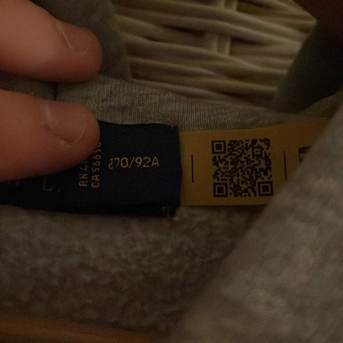 Grå hoodie från Ralph Lauren med nallemotiv - 92