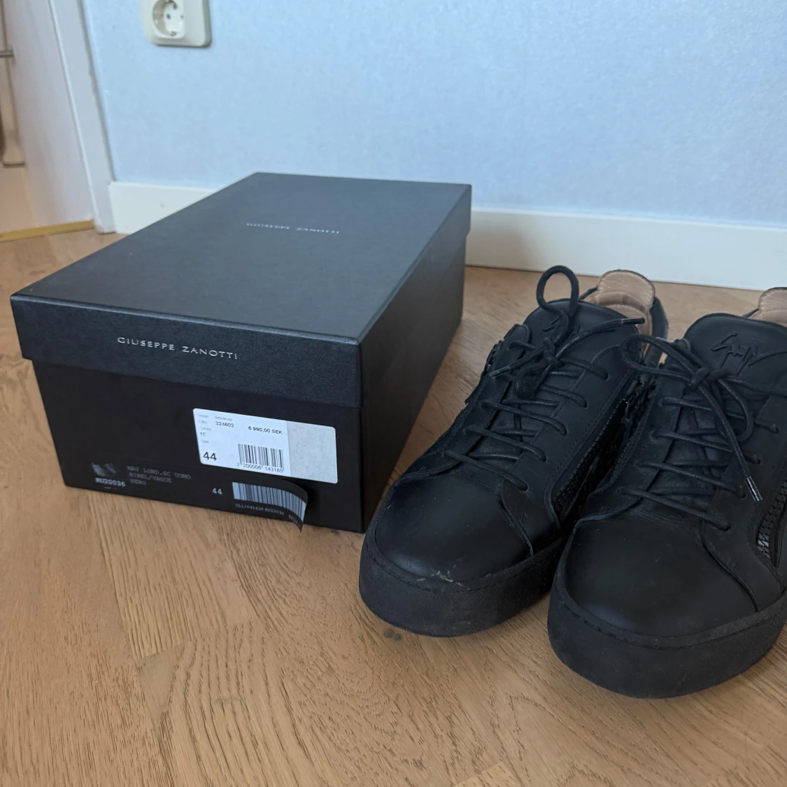 Svarta sneakers från Giuseppe Zanotti - 90