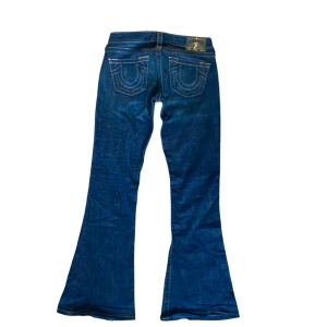 True religion jeans - True religion low waist flare jeans. Storlek 26