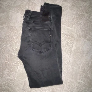 Replay Anbass  - Tja, säljer mina replay jeans då jag inte använder dom, dom är i gott skick.