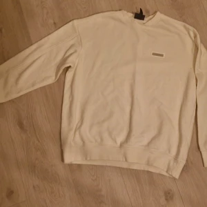 H&M sweatshirt - Bra skick