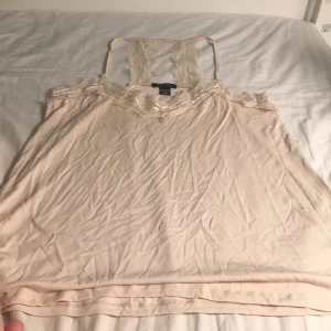 Cami top - Väldigt gulligt linne ifrån newyorker, amisu💕