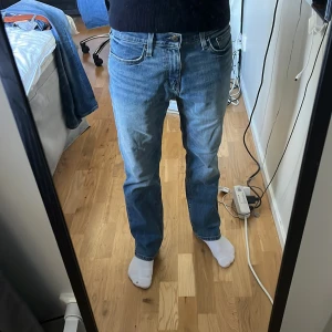 Hollister straight jeans  - Ljusblå straight jeans från hollister  Storlek 28/30