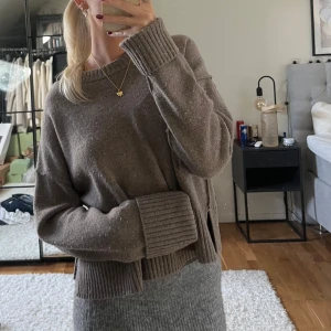 Stickad från arket  - Säljer denna stickade från arket! Endast använd fåtal gånger 💕