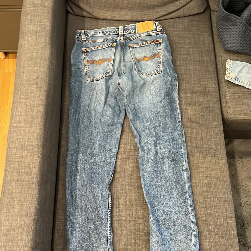 Snygga jeans från nudie. Storlek W30 L32. Bra skick, ej använda så mycket!. Jeans & Byxor.