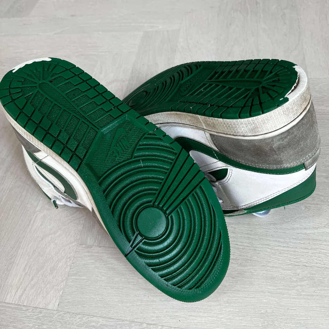 Jordan 1 pine green - 92