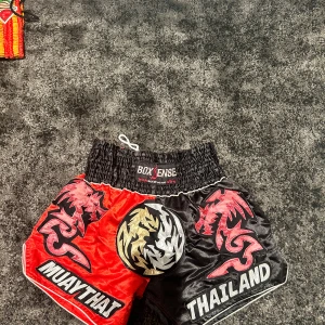 Odense Boxing Muay Thai shorts - Snygga Thaiboxnibgshorts i användt skick.