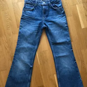 Jeans från Zara stl 36 i nyskick 