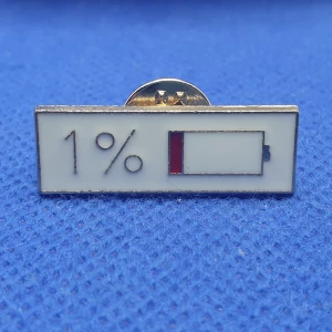 Pins - Batteri - Pins, Måttet på lås anordningen som syns på baksidan är ca 1.2 cm