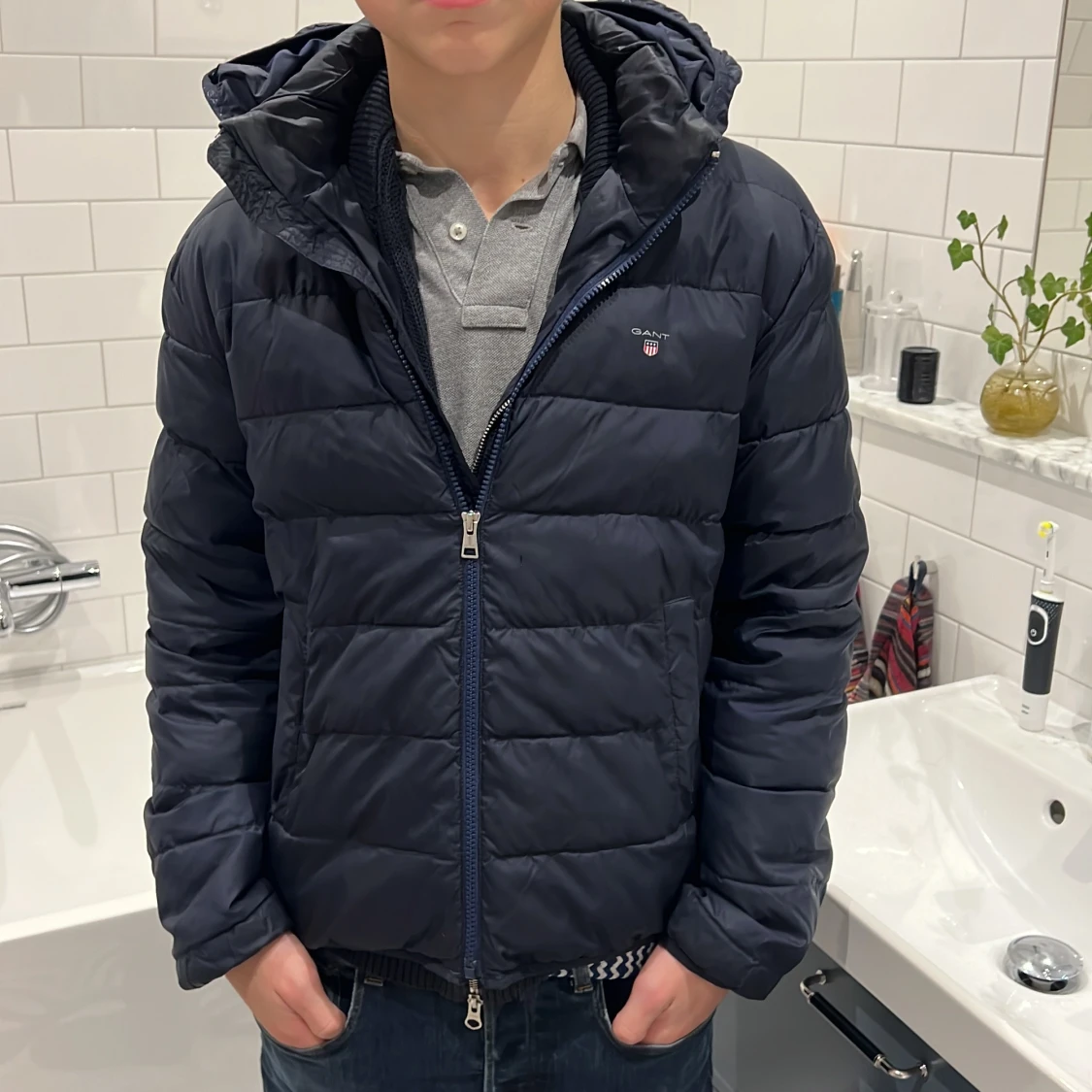 Mörkblå pufferjacka från GANT