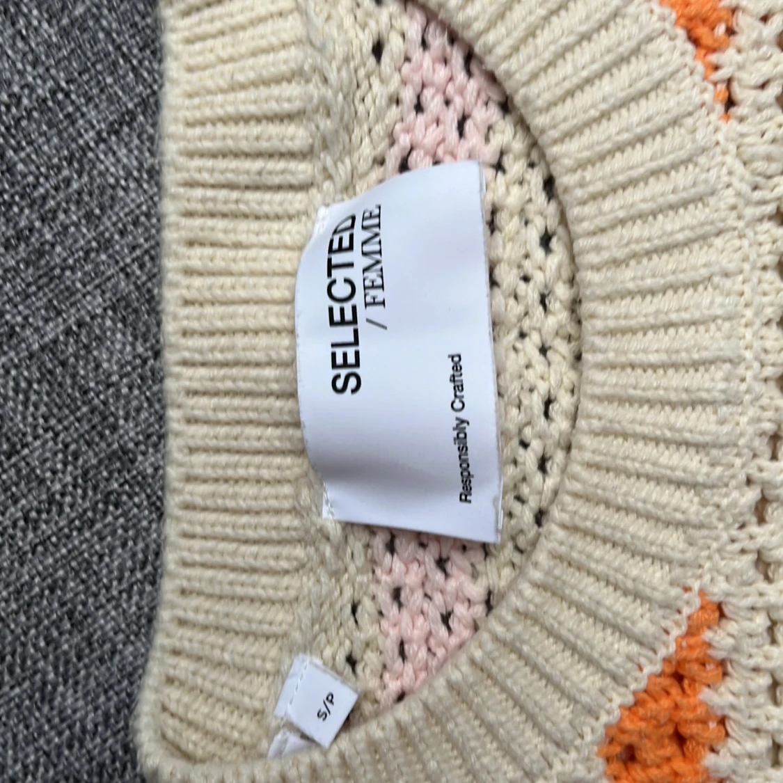 STICKAD RANDIG TRÖJA - 91