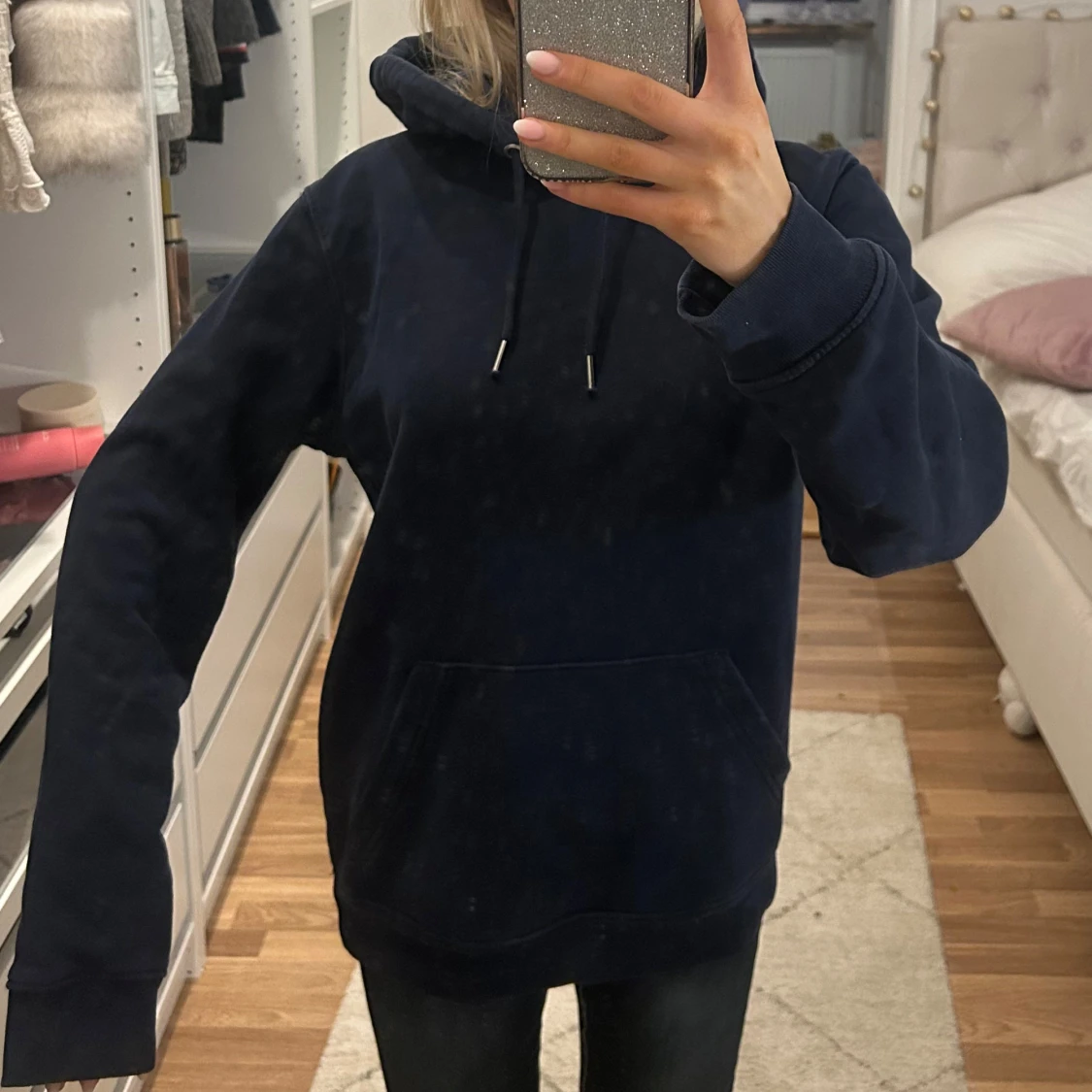 Mörkblå Mi Amor Hoodie från Mira Paris  - 90