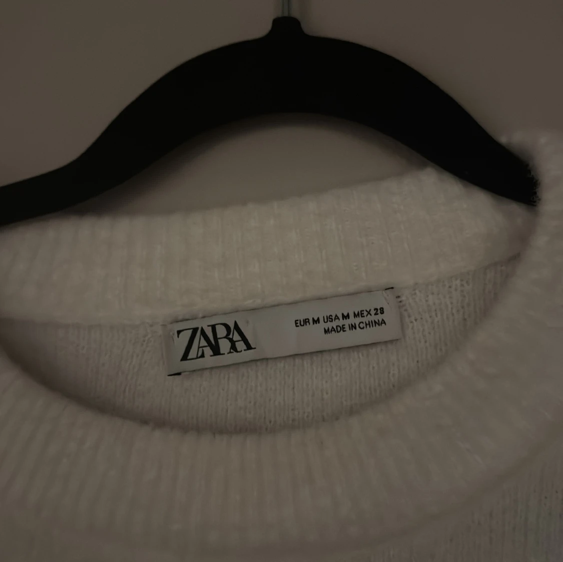 Vit kortärmad stickad tröja från Zara - 90