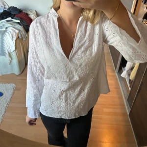 Vit blus - Vit blus