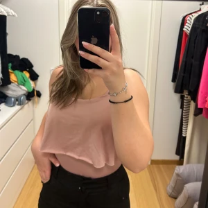 Rosa Body - Body som ej kommer till användning längre, passar både xs och s 