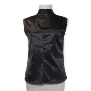 Topp - Svart topp som ej kommer till användning, storlek s, plagget har inga tevken på användning 💗